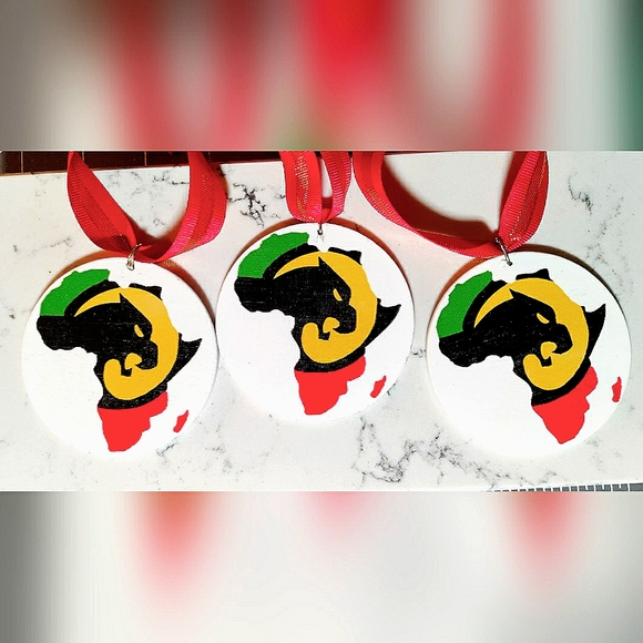 *HAPPY HOLIDAYS* 3 Black Panther Ornaments/Bag Tags/Keychains! Hand-painted Wood - Picture 1 of 6
